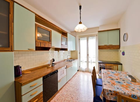 Alp Grüm Apartment - 8 min walk to Bernina Express Apartment in Province of Brescia