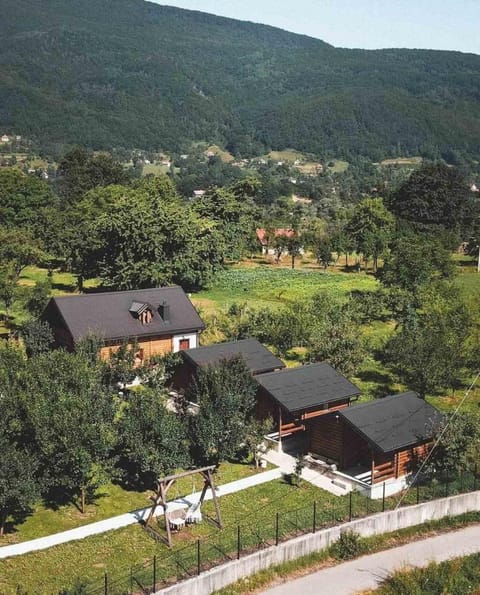 Property building, Spring, Neighbourhood, Natural landscape, Bird's eye view, Mountain view, Street view