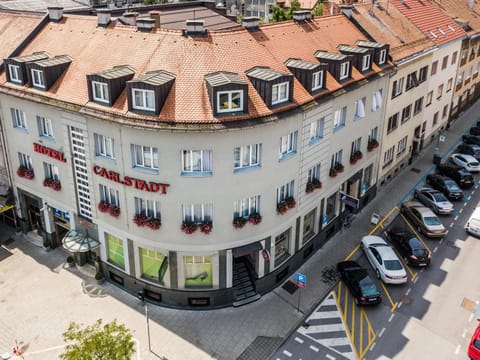 Facade/entrance, Bird's eye view, Street view