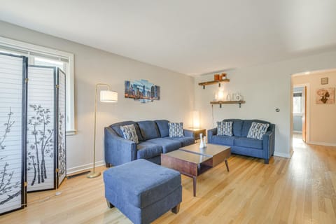 Home with Fenced Yard 13 Mi to Downtown Chicago! House in Evanston