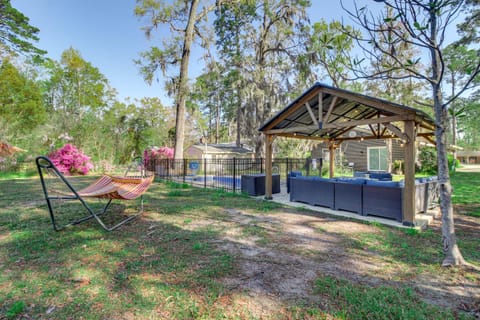 4 Mi to Savannah Home with Gazebo and Seasonal Pool! House in Savannah