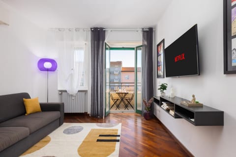 TV and multimedia, Living room, Evening entertainment