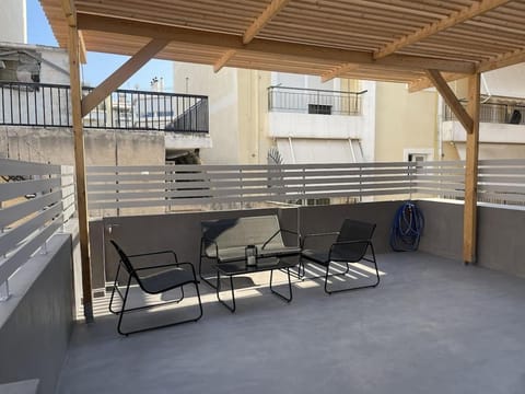 White Gem of Piraeus Apartment in Pireas