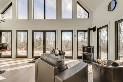 2 Mi to Lutsen Mtns Modern Cabin with Fire Pit! Cabin in Lutsen