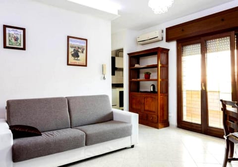 Living room, Seating area, air conditioner