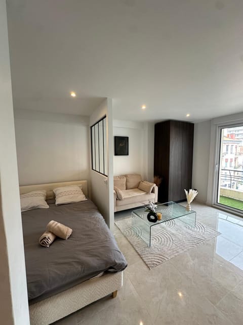 Bed, Living room, Bedroom