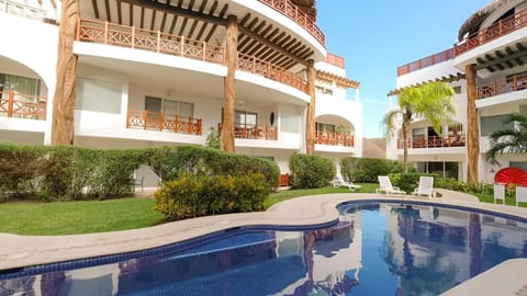 Property building, Swimming pool