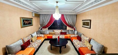 Communal lounge/ TV room, Living room, Seating area