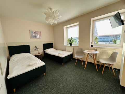 Bed, TV and multimedia, Photo of the whole room