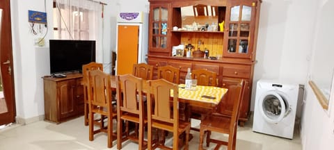 Communal lounge/ TV room, TV and multimedia, Coffee/tea facilities, Kitchen or kitchenette, Living room, Seating area, Dining area, Evening entertainment, minibar, pet friendly, washing machine, dryer
