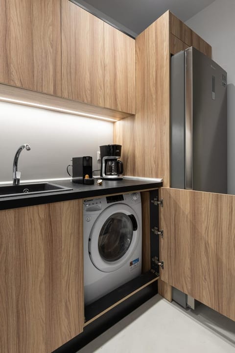 Coffee/tea facilities, Kitchen or kitchenette, washing machine, dryer