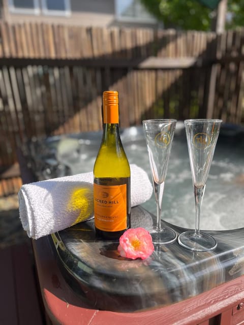 Palm House - Serene Private Oasis House in Auckland