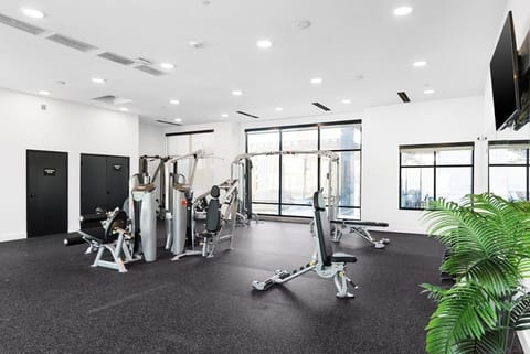 Central Escape Gym, Coffee Bar, Perfect Location Apartment in Round Rock