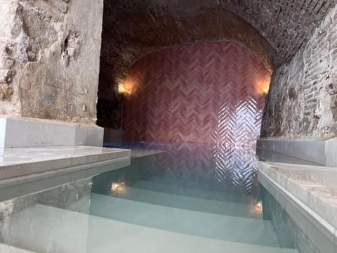 Hot Tub, Swimming pool, Swimming pool