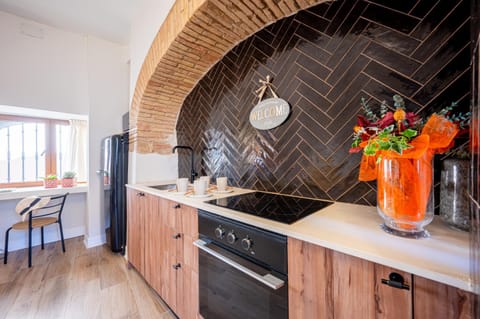 Kitchen or kitchenette, Dining area, stove