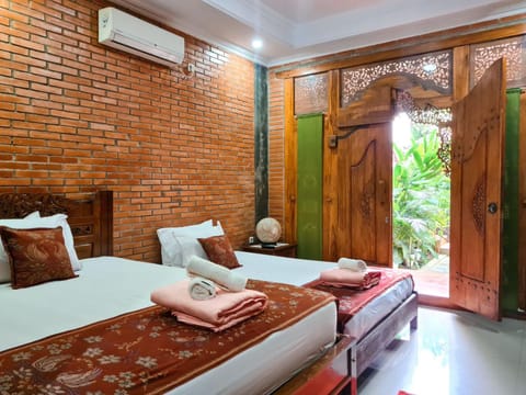 Bed, Photo of the whole room