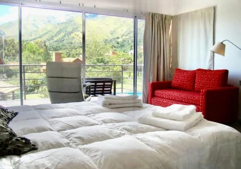 Bed, Photo of the whole room, Mountain view