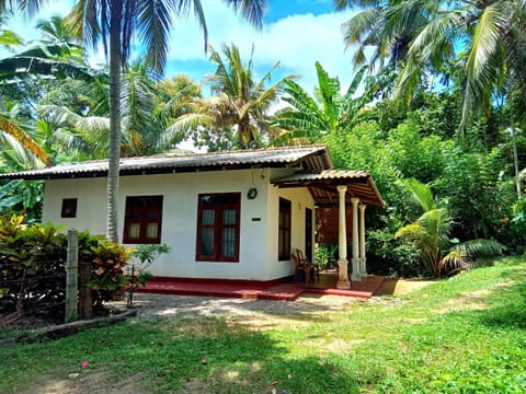 Property building, Day, Garden, Garden view