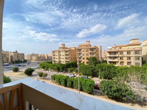 View (from property/room), Balcony/Terrace, Street view
