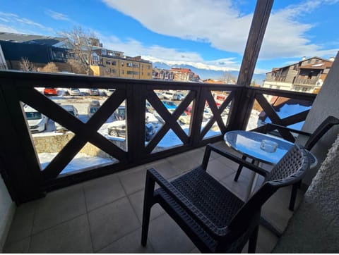 Patio, Day, Natural landscape, View (from property/room), Balcony/Terrace, Seating area, Dining area, Mountain view