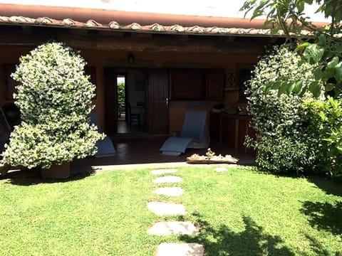 Facade/entrance, Garden