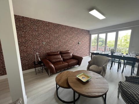 Chambres 1 double Grand loft Lorient centre Bed and Breakfast in Lorient