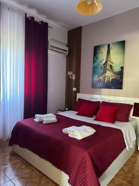 Bed, Photo of the whole room, Bedroom, towels, air conditioner