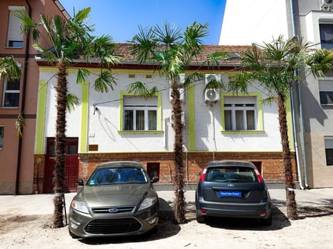 Kuriózum vendégház Bed and Breakfast in Szeged