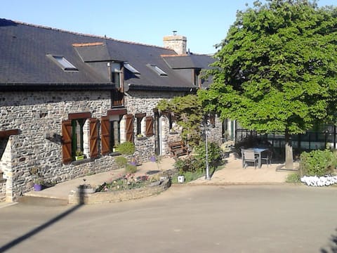 Facade/entrance, Garden