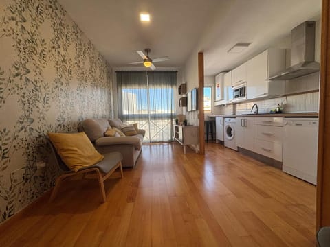 Communal lounge/ TV room, Kitchen or kitchenette, Living room, Photo of the whole room