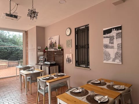 Breakfast, Internal: Not applicable to any particular room