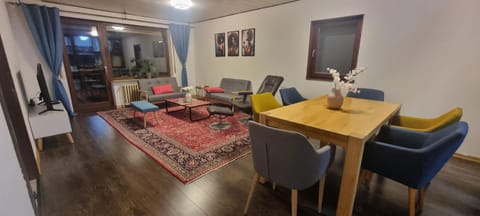 Living room, Seating area, Dining area