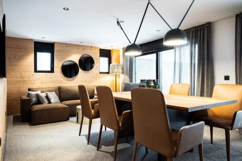 Living room, Dining area