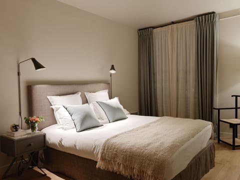 Hotel de Pourtales Apartment hotel in Paris