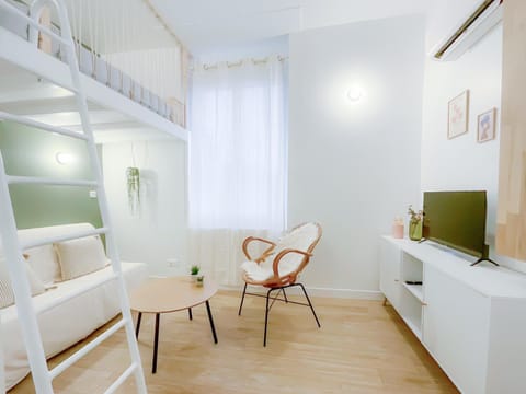 Bed, Living room, Bedroom
