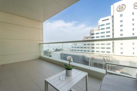 Beachfront Bliss Luxurious 3-BR Stay in JBR Apartment in Dubai