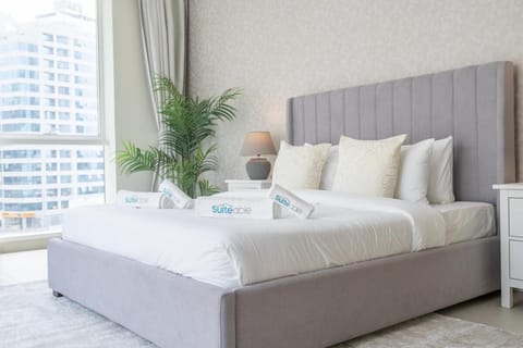 Beachfront Bliss Luxurious 3-BR Stay in JBR Apartment in Dubai