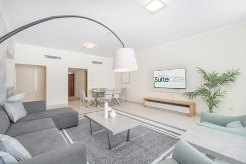 Beachfront Bliss Luxurious 3-BR Stay in JBR Apartment in Dubai