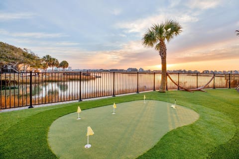 Tyson's Corner House in Garden City