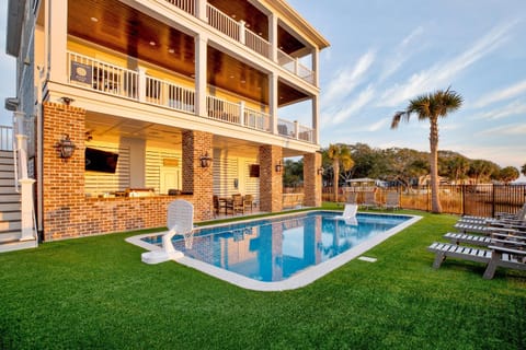 Tyson's Corner House in Garden City