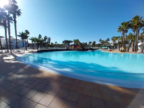 Swimming pool, sunbed