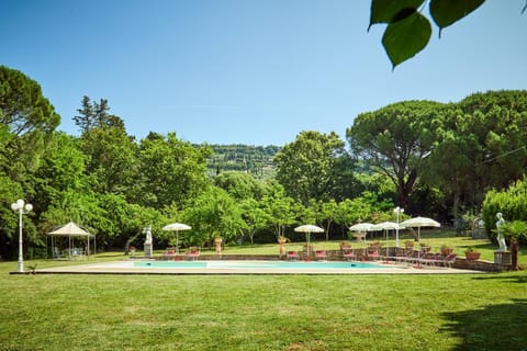 Day, Pool view, Swimming pool, sunbed