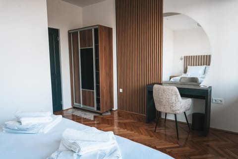 Bed, Bedroom, towels, wardrobe