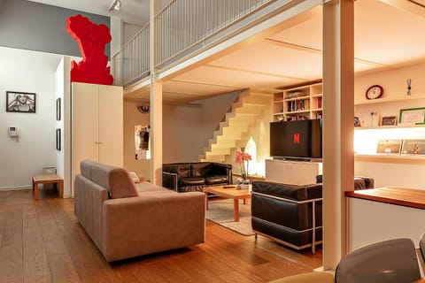 Communal lounge/ TV room, TV and multimedia, Living room