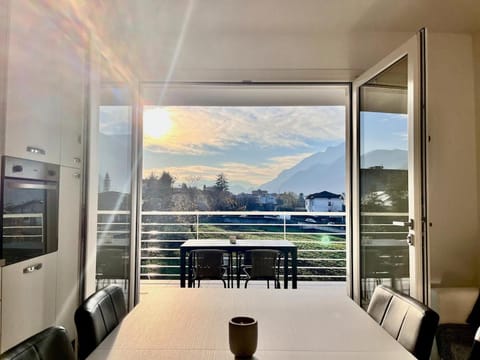 Day, View (from property/room), Balcony/Terrace, Dining area