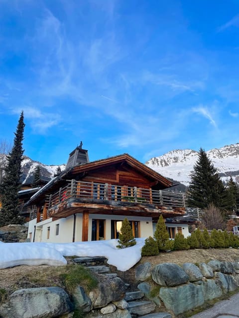 Chalet Les Moulins 5 chambres cheminée piscine sauna parking privé Chalet in Riddes