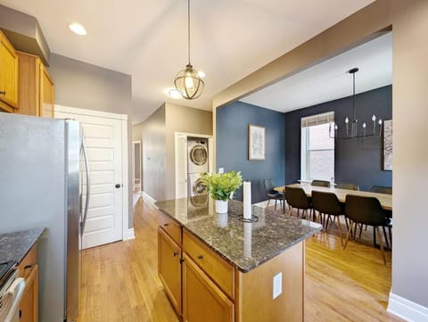 Timeless Modern Escape in Saint Louis Apartment in Saint Louis