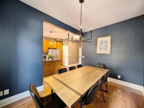 Timeless Modern Escape in Saint Louis Apartment in Saint Louis