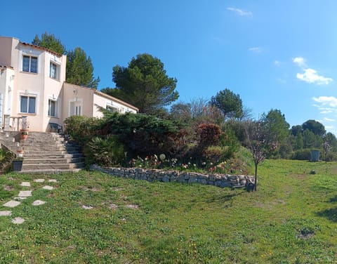 Maison provençale de charme Villa in Provence-Alpes-Côte d'Azur