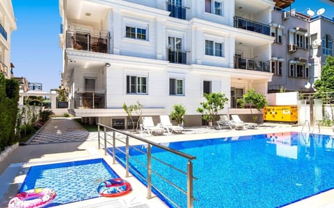 Garden, Swimming pool
